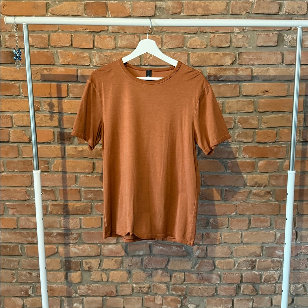 Lululemon T-Shirt - Picture 1 of 3